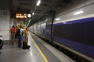 Embolica marihuana amb marro de cafè pensant que no farà olor i agafa un TAV a Girona 