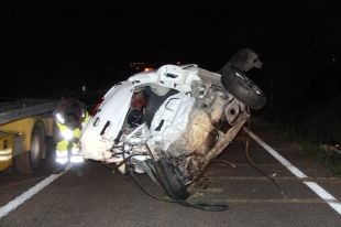 Un mort, un ferit greu i un de lleu en un xoc frontal a Bàscara