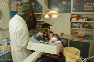 Un documental explica l'acció solidària d'un grup de dentistes gironins al Sàhara