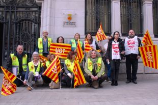 Manifestació dels treballadors de l'empresa d'ajut domiciliari de l'Alt Empordà