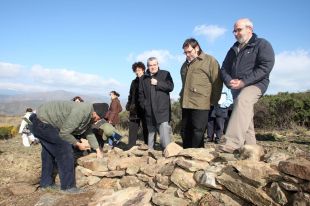 Planten 6.500 alzines sureres en terrenys del parc natural del Cap de Creus afectats per incendis