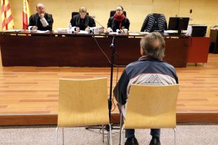 Jutgen un home acusat d'estafar més de 330.000 euros en la venda de tres pisos a Girona
