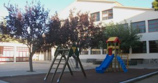 Quatre detinguts per robar disset ordinadors i diners d'una escola de La Jonquera