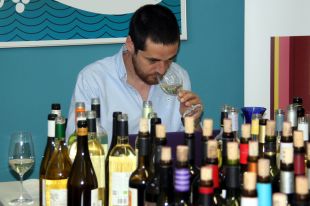 La guia Peñin encoratja als productors de vins de la DO Empordà
