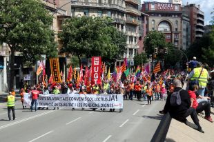 Unes 800 persones reclamen a Girona salaris dignes i ocupació de qualitat