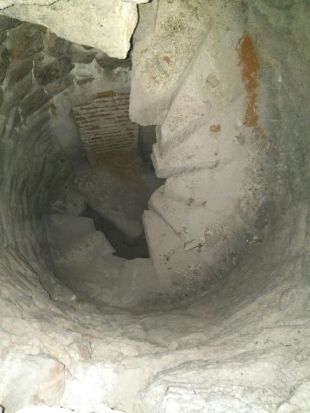 Descobreixen una escala medieval amagada al campanar de l'església de Palamós