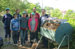 Una escola d'Olot implanta amb èxit un sistema per fer compostatge