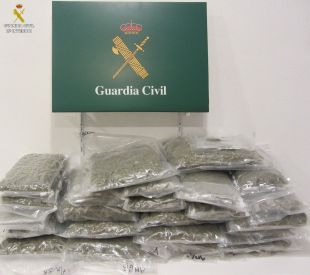 Enxampen a la Jonquera un conductor francès amb 17,3 kg de marihuana al cotxe