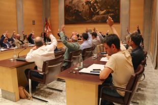 La Diputació de Girona dóna suport als investigats pel procés amb l'abstenció del PSC