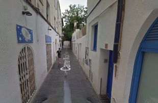 Un detingut per ferir un agent de la Policia Local de Cadaqués d'un cop de peu a la cara