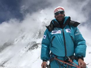  Ferran Latorre corona l'Everest i és el primer català en fer els catorze vuitmil