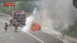 Un incendi en un cotxe obliga a tallar parcialment l'autopista AP-7 a Pontós