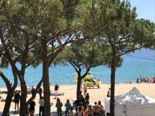 Mor ofegada una dona de 79 anys a la platja Gran de Platja d'Aro
