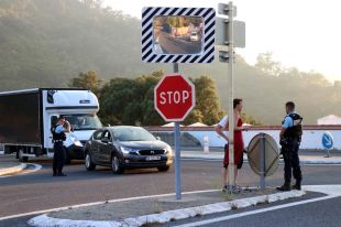 L'incendi del Voló mobilitza un centenar de bombers francesos