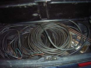 Detenen dos presumptes lladres de cable elèctric que deixaven sense llum algunes urbanitzacions 