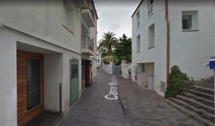 Cadaqués posa càmeres de videovigilància al polèmic carrer Miquel Rosset