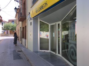 Dos homes atraquen a punta de pistola l’Oficina de Correus de Caldes de Malavella