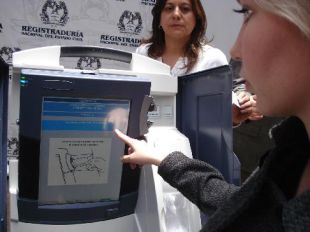 Set ciutats catalanes disposaran de col·legis electorals amb vot electrònic