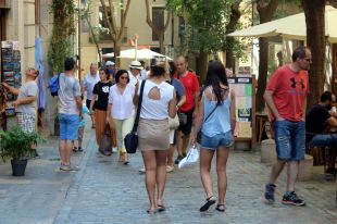 Els autocars turístics no podran aparcar a l'entrada del Barri Vell de Girona a partir del març