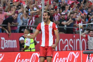 El Girona arrenca un empat davant l'Atlètic en un debut frenètic