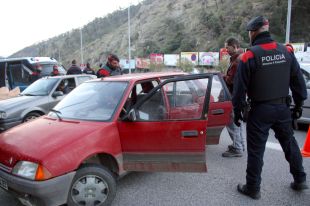 Els Mossos fan controls antiterroristes a les carreteres de Girona i a la frontera amb França