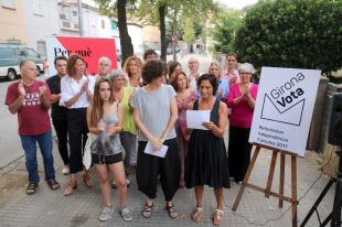 Vuit entitats i deu partits gironins uneixen forces per fer campanya a favor del sí al referèndum