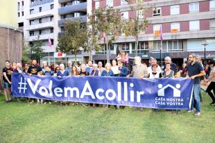 Girona Acull protesta per l'incompliment de la quota de refugiats del govern espanyol