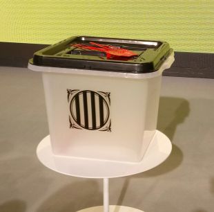 Madrenas confirma la celebració del referèndum i publica una foto de l'urna
