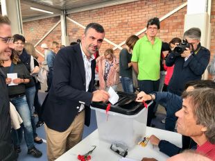 L'Alt Empordà vota amb normalitat amb l'excepció de Garrigàs amb una càrrega policial
