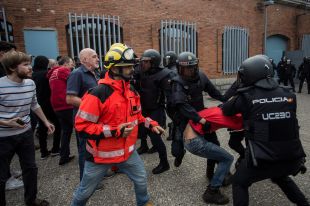 El jutjat investiga sis policies nacionals més per les càrregues de l'1-O a Girona