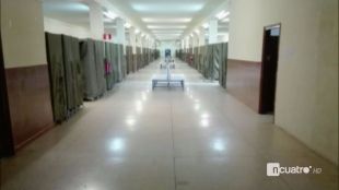 Els policies expulsats dels hotels passen nit a la base militar de Sant Climent Sescebes