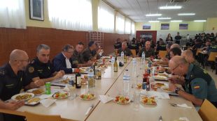 Zoido es desplaça a l'Alt Empordà per mostrar el seu suport a la policia i la Guàrdia Civil