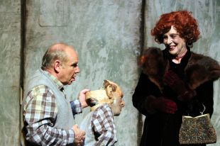 Vicky Peña dona vida a un clàssic de Dürrenmat a l'estrena de Farrés Brothers al Temporada Alta