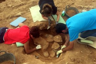 Troben 17 tombes del Bronze final i l'edat de Ferro a l'excavació de Vilanera