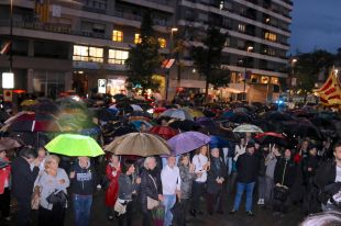 700 persones protesten contra el govern espanyol en dues manifestacions pel centre de Girona