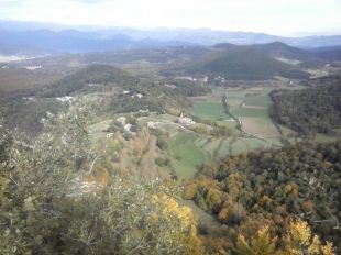 Rescaten 17 excursionistes d'edat avançada perduts a la serra del Corb a Santa Pau