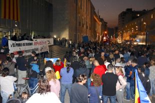 Concentració a Girona per reclamar al Parlament que proclami la República