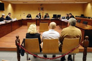 Exalcalde, secretària i arquitecte de Pont de Molins, acusats de prevaricació urbanística
