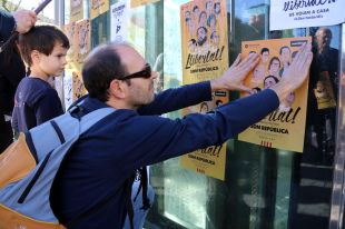 Encartellada reivindicativa arreu de Catalunya per demanar la llibertat dels presos