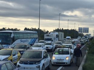 Els manifestants tallen quatre carreteres gironines en cinc punts