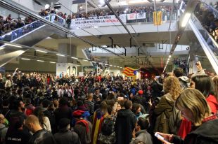 Els manifestants acorden tallar el TAV a Girona fins a les deu de la nit