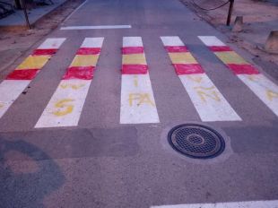 Espanyolistes a favor de l'article 155 vandalitzen espais públics de Santa Coloma de Farners