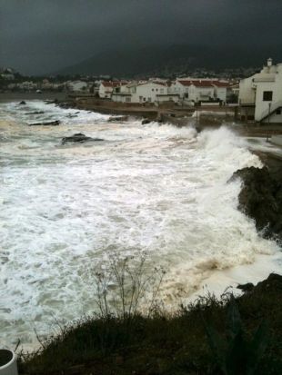 Alerta per forts vents, nevades a cotes baixes i mala mar 