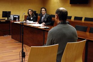 Pacten 2 anys de presó per a l'acusat de violar una noia borratxa i adormida a Caldes de Malavella