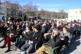 Sant Julià de Ramis escalfa la campanya amb un vermut polític que ha aplegat unes 300 persones