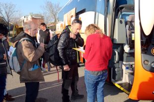 Centenars d'autocars surten d'arreu de Catalunya cap a la manifestació de Brussel·les