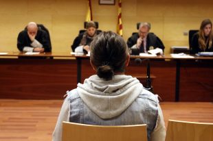 2 anys de presó per l'home que va clavar una fulla d'afaitar a un altre durant una baralla a Lloret