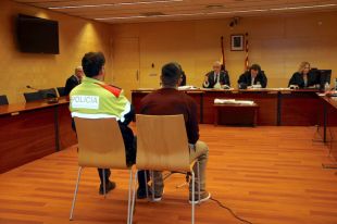 L'acusat d'intentar assassinar un home a Blanes diu que va ser l'altre qui el va atacar amb la catana