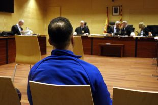 13 anys i mig de presó per l'acusat d'intentar cremar viva la dona embarassada a Salt