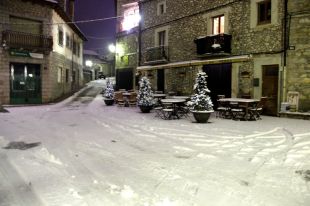 La neu emblanquina bona part de la Cerdanya i deixa gruixos d'entre 5 i 15 centímetres
